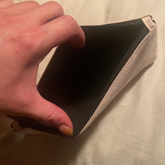 Chanel beautiful Cream Suede costmetic❤️(Traded)❤️ - Picture 2 of 3